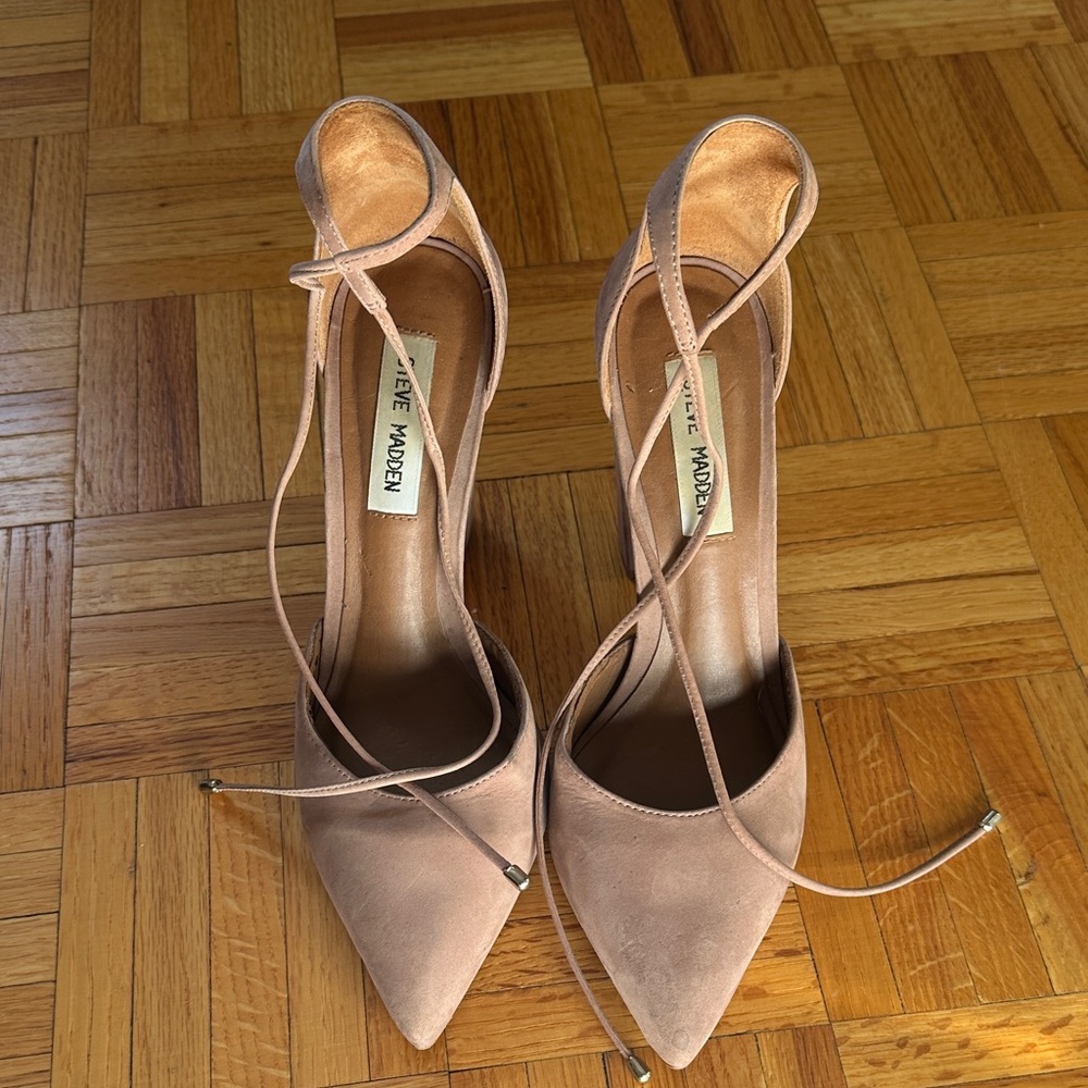 Steve Madden women’s Pampered Heel Lace-Up pump Color: Blush Nubuck